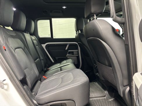Used 2023 Land Rover Defender 110 X-Dynamic SE AWD/4WD image 38