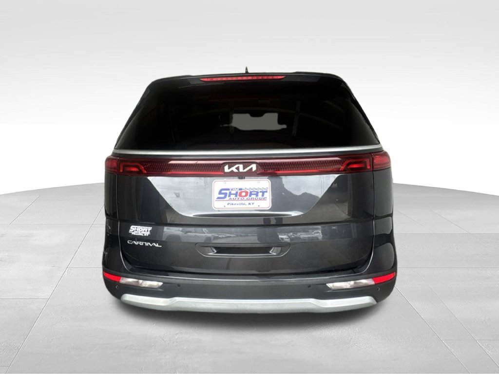 Used 2023 Kia Carnival LX FWD image 8