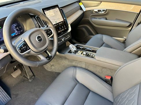 New 2026 Volvo XC90 B5 Plus w/ Protection Package Premier AWD/4WD image 9