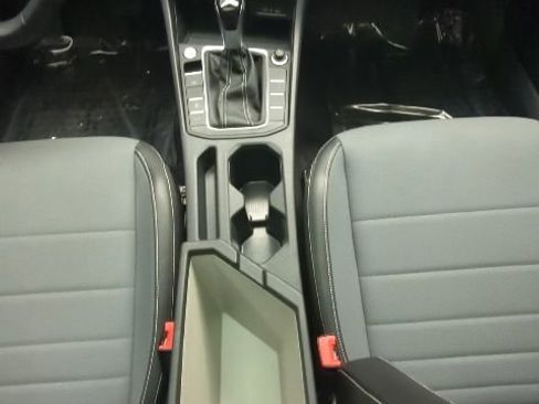 Used 2025 Volkswagen Jetta SE image 22