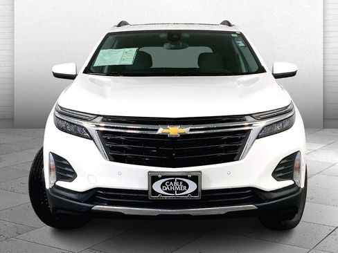 Used 2022 Chevrolet Equinox LT image 2