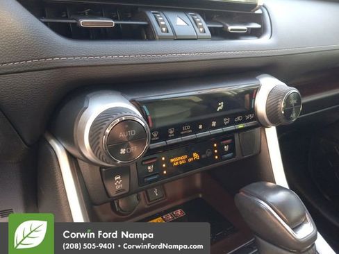 Used 2022 Toyota RAV4 Limited image 17