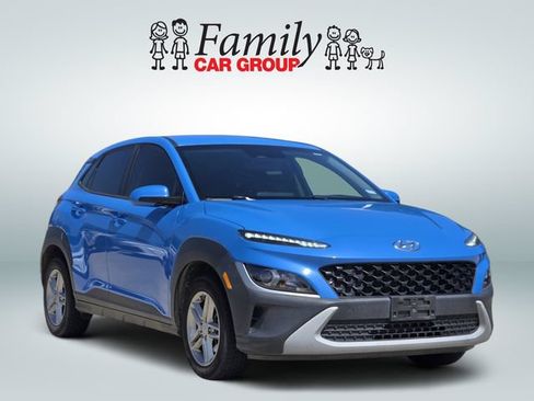 Used 2022 Hyundai Kona SE FWD image 2