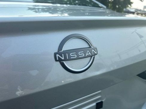Used 2025 Nissan Altima 2.5 SV FWD image 46