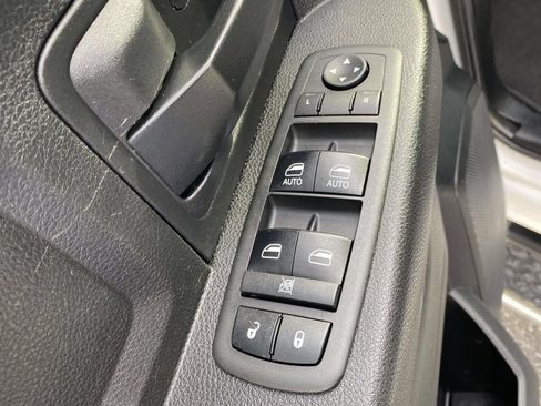 Used 2014 RAM 2500 Tradesman w/ Chrome Appearance Group AWD/4WD image 17