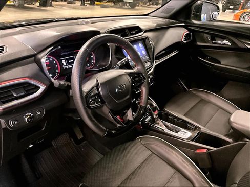 Used 2023 Chevrolet TrailBlazer RS w/ Sun and Liftgate Package image 8