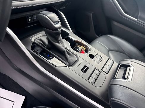 Used 2022 Toyota Highlander XLE image 24