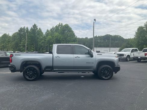 Used 2025 Chevrolet Silverado 2500 LT w/ Trail Boss Package AWD/4WD image 4