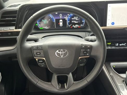 Used 2026 Toyota Crown AWD/4WD image 14