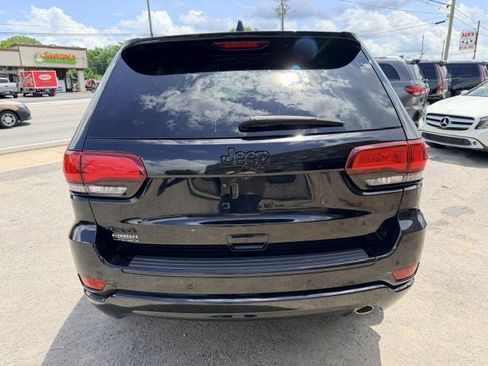 Used 2018 Jeep Grand Cherokee Altitude AWD/4WD image 6
