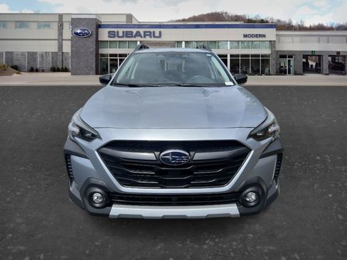 Used 2025 Subaru Outback Limited AWD/4WD image 2