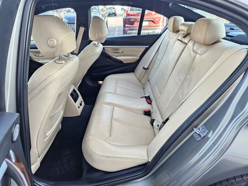 Used 2018 BMW 330i xDrive Sedan w/ Premium Package image 9