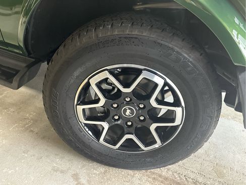 Used 2025 Ford Bronco Outer Banks image 49