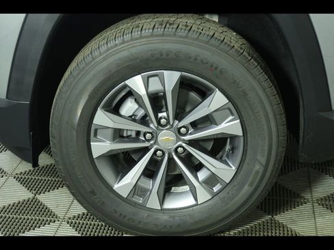 New 2026 Chevrolet Equinox LT w/ Convenience Package II FWD image 12
