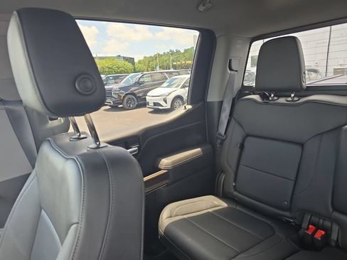Used 2022 Chevrolet Silverado 1500 LT Trail Boss w/ Convenience Package II AWD/4WD image 12