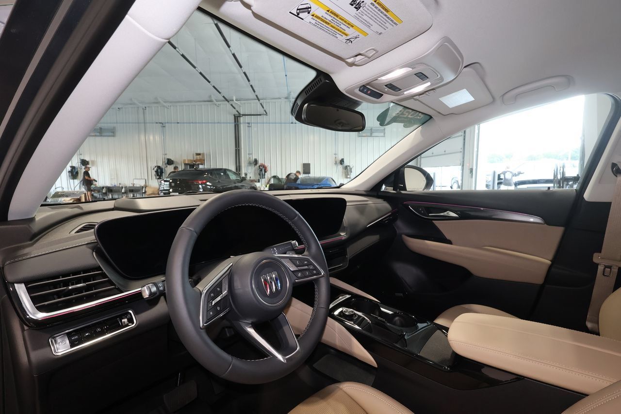 Certified 2026 Buick Envision Preferred AWD/4WD image 9