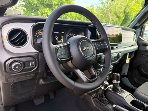 New 2026 Jeep Wrangler Unlimited Sport AWD/4WD image 10
