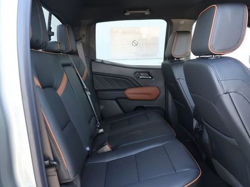 New 2026 GMC Canyon AT4 w/ AT4 Premium Package AWD/4WD image 19