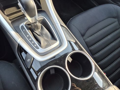 Used 2013 Ford Fusion SE FWD image 23