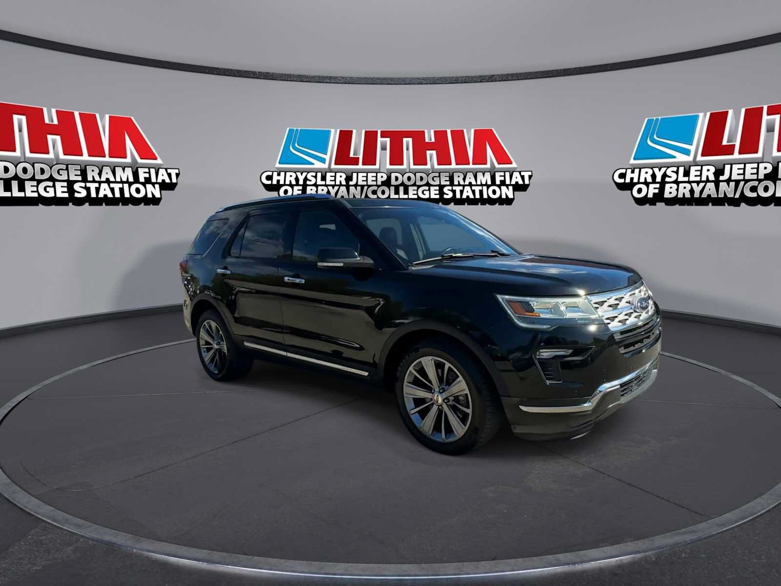 Used 2018 Ford Explorer Limited w/ Ford Safe & Smart Package AWD/4WD image 2