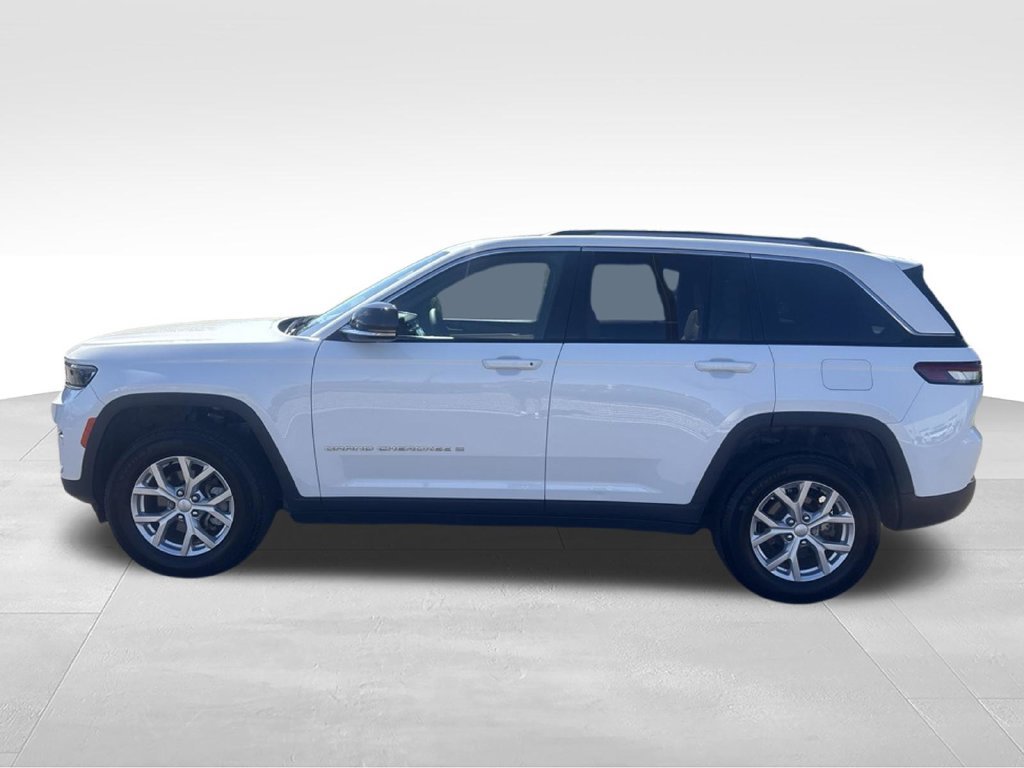 Used 2023 Jeep Grand Cherokee Limited AWD/4WD image 7