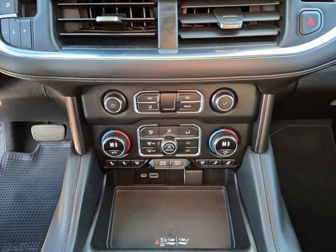 Used 2021 Chevrolet Suburban High Country image 40