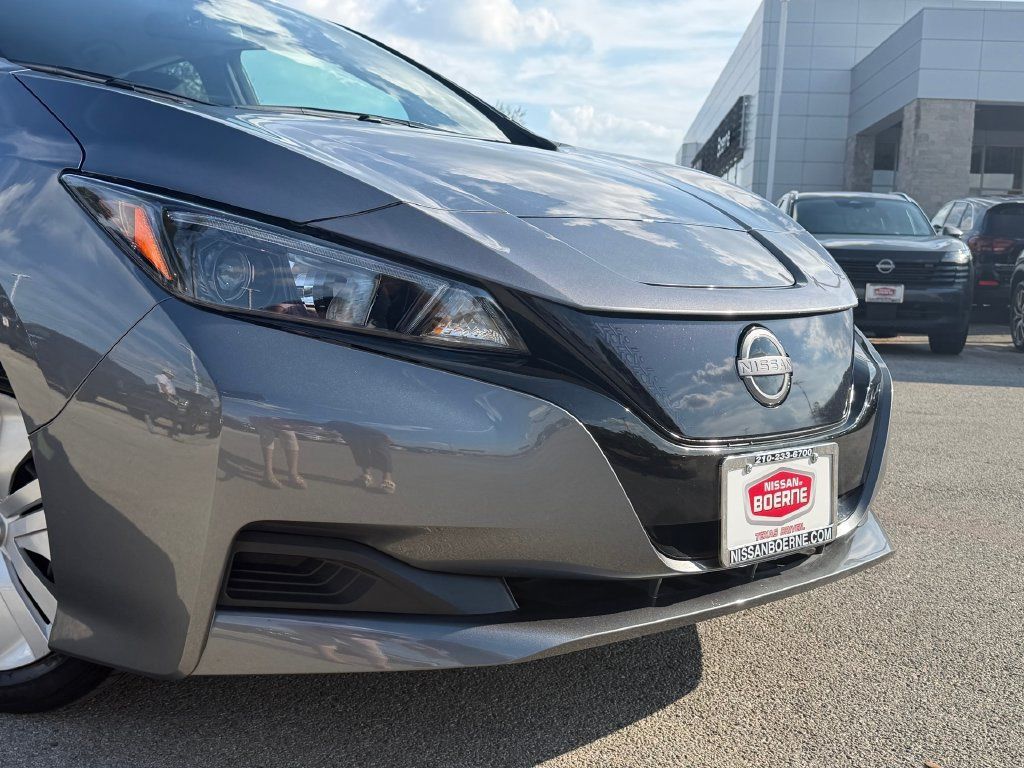 Used 2025 Nissan Leaf S FWD image 3