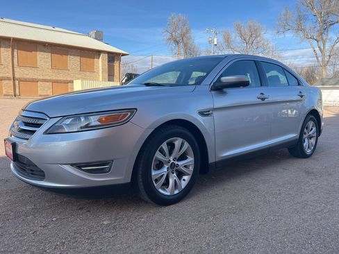 Used 2010 Ford Taurus SEL FWD image 8