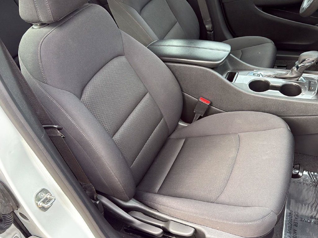 Used 2024 Chevrolet Malibu LT FWD image 3