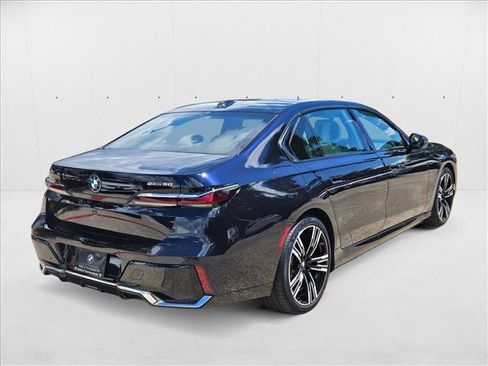 New 2025 BMW i7 eDrive50 w/ M Sport Package image 4