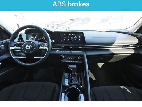 Certified 2024 Hyundai Elantra SEL w/ Convenience Package FWD image 12
