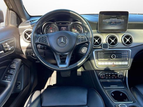 Used 2019 Mercedes-Benz GLA 250 4MATIC image 5