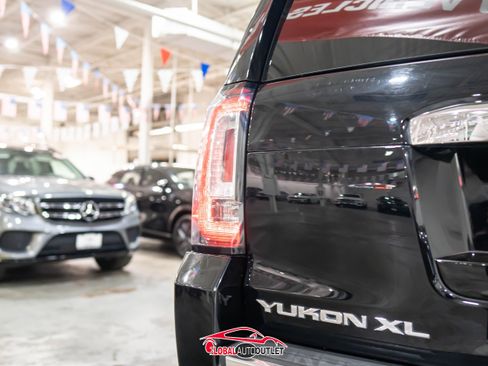 Used 2019 GMC Yukon XL Denali w/ Denali Ultimate Package image 47