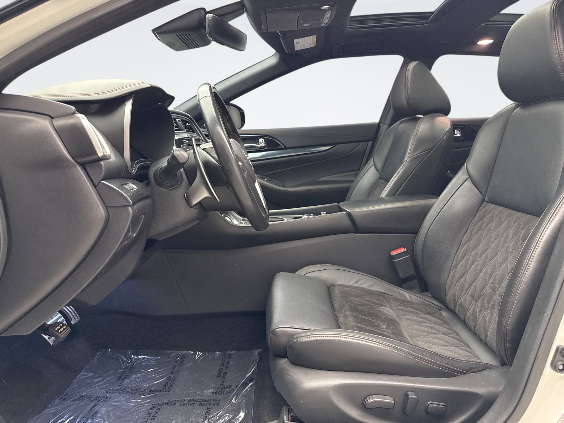 Used 2023 Nissan Maxima SR w/ Sport Mat Group FWD image 11