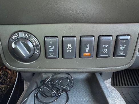 Used 2014 Nissan Frontier PRO-4X image 15