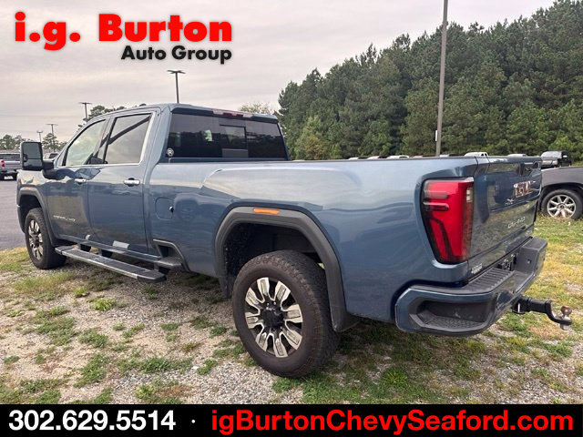 Used 2025 GMC Sierra 3500 Denali AWD/4WD image 4