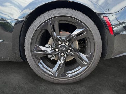Used 2024 Chevrolet Camaro LT RWD image 4