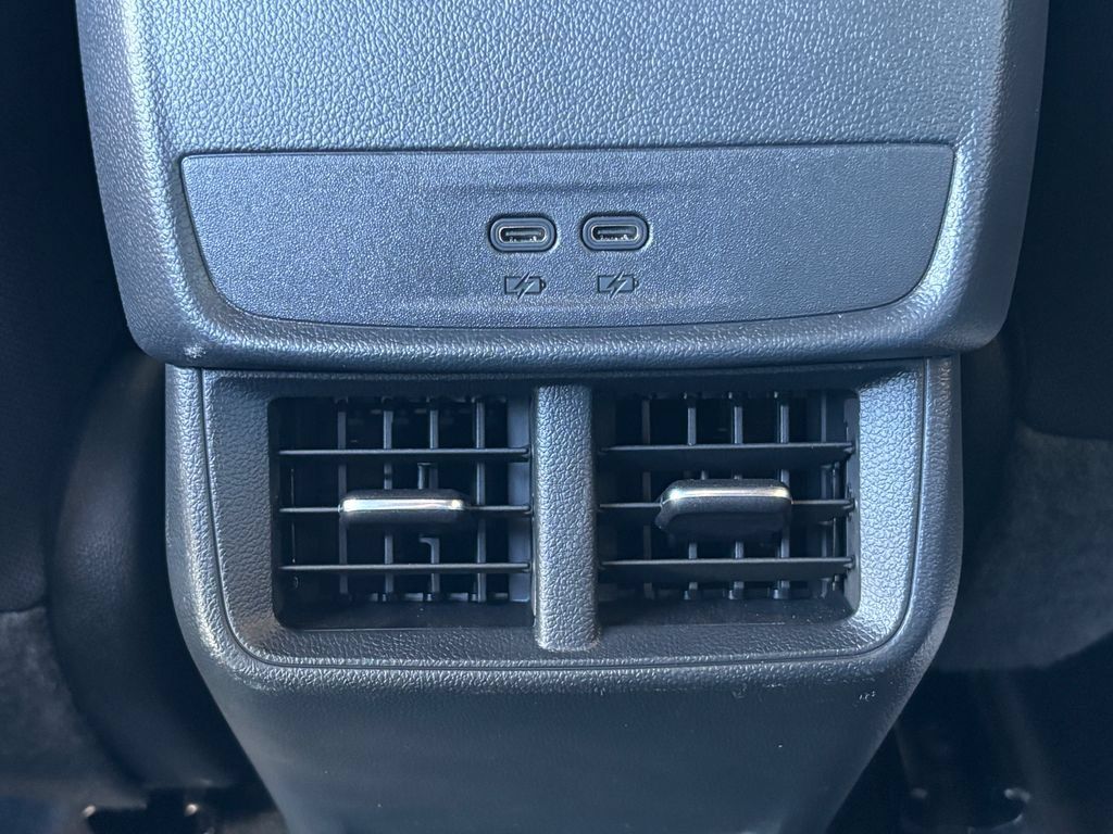 Used 2026 Chevrolet Equinox LT AWD/4WD image 18