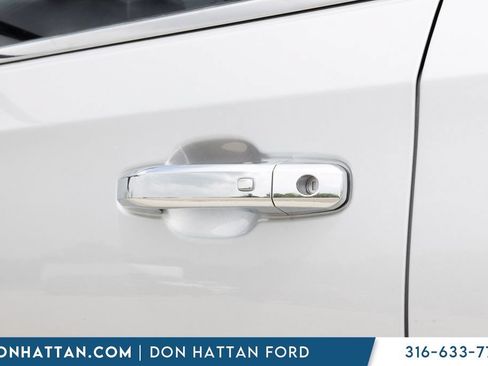 Used 2021 GMC Sierra 1500 SLT w/ SLT Convenience Package AWD/4WD image 32