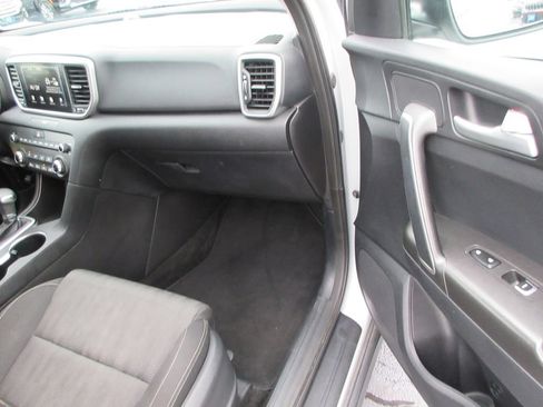 Used 2020 Kia Sportage LX AWD/4WD image 19
