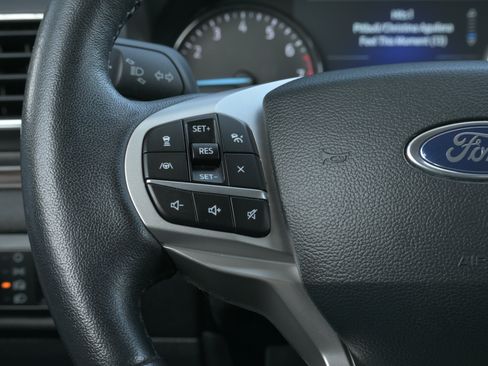 Used 2023 Ford Explorer Limited AWD/4WD image 21
