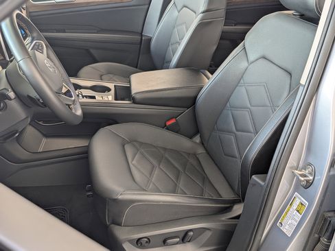 Used 2024 Volkswagen Atlas SE image 15