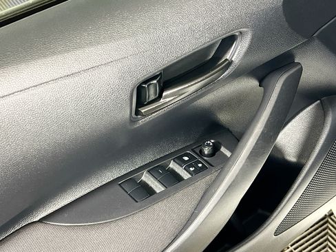 Used 2025 Toyota Corolla LE FWD image 16