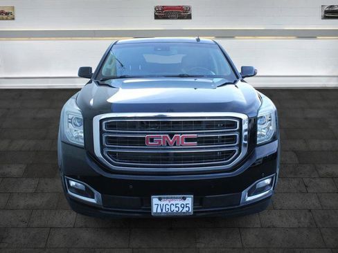 Used 2017 GMC Yukon SLT image 3