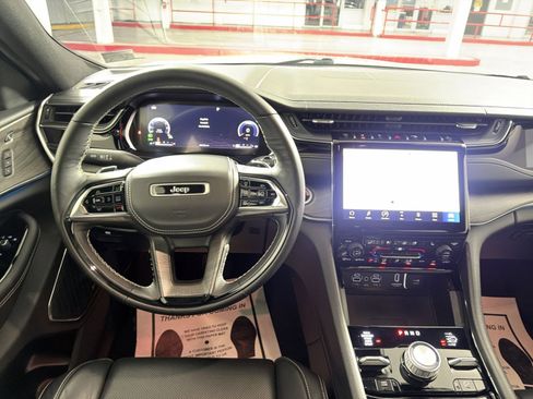 Used 2023 Jeep Grand Cherokee L Overland w/ Advanced Protech Group III image 16