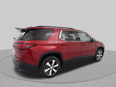 Used 2023 Chevrolet Traverse LT w/ LT Premium Package AWD/4WD image 4