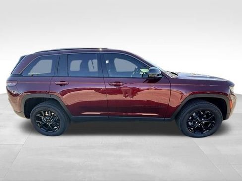 New 2026 Jeep Grand Cherokee Laredo image 6