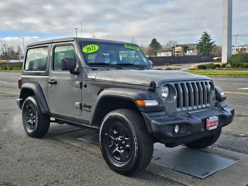 Used 2021 Jeep Wrangler Sport image 3