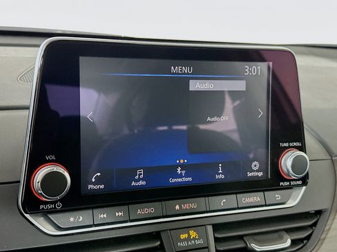 Used 2024 Nissan Altima 2.5 SV image 19