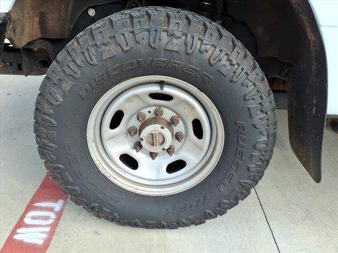 Used 2017 Ford F250 XL w/ Power Equipment Group image 5